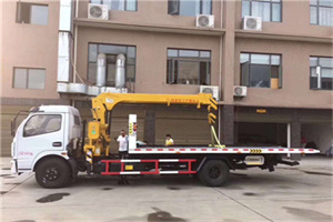 美兰附近汽车轮胎更换